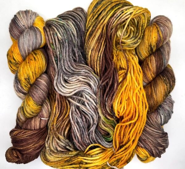 8 Ply MW Merino Turmeric Shadows - Image 2